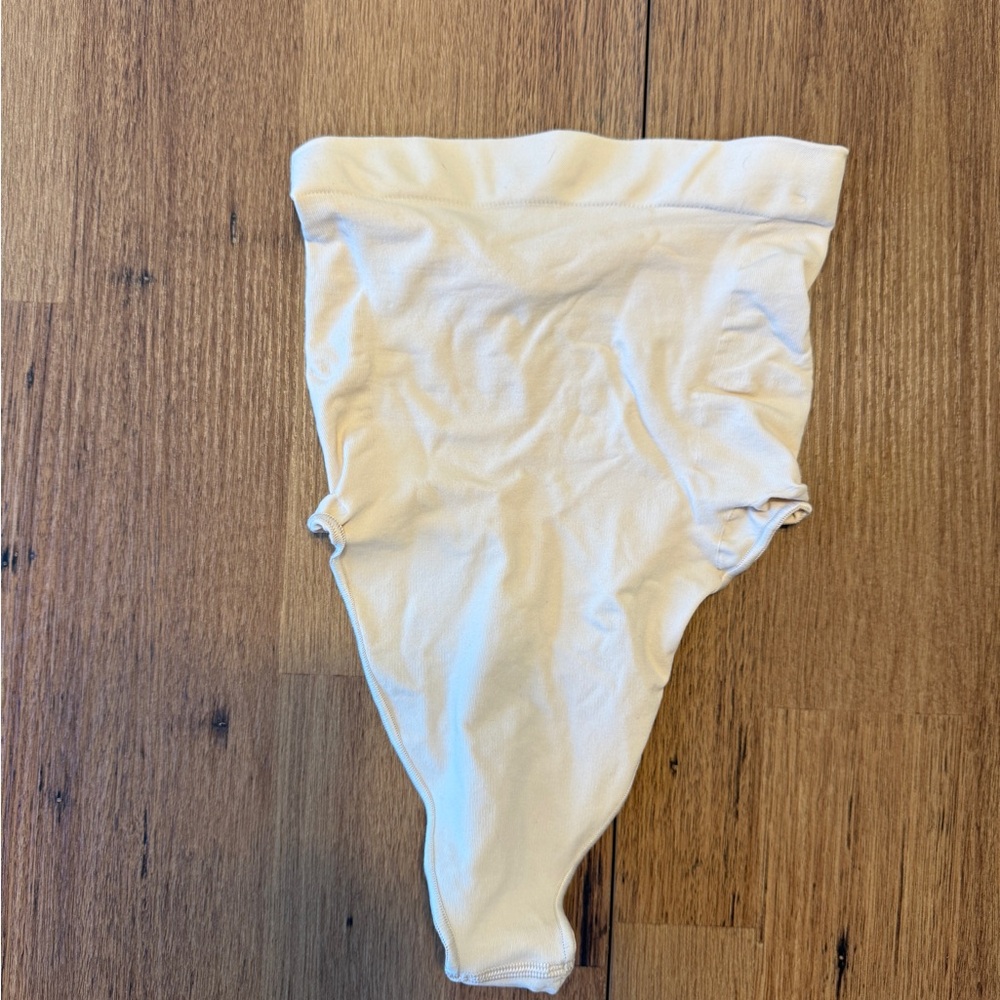 Skims High Waisted Shape Wear. NEVER WORN